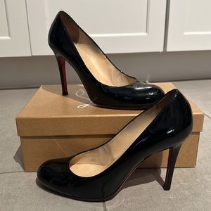 Authentic Christian Louboutin Simple Black Pump 100 - Patent Leather